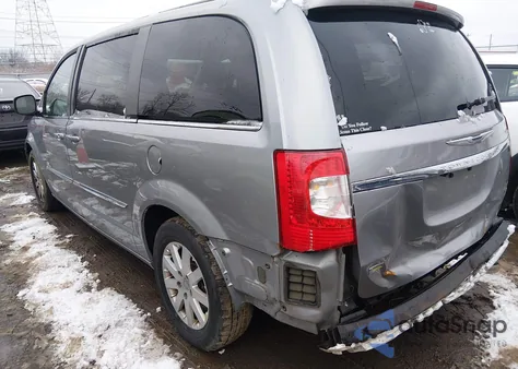 2016 Chrysler Town & Country Touring z USA, uszkodzony, nr VIN 2C4RC1BG5GR268430